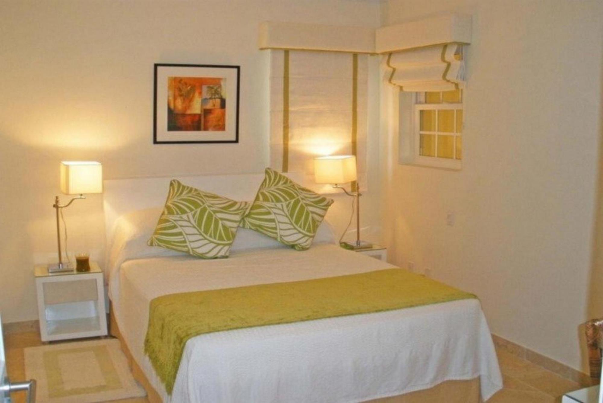 Sapphire Beach Condos Christ Church Ruang foto