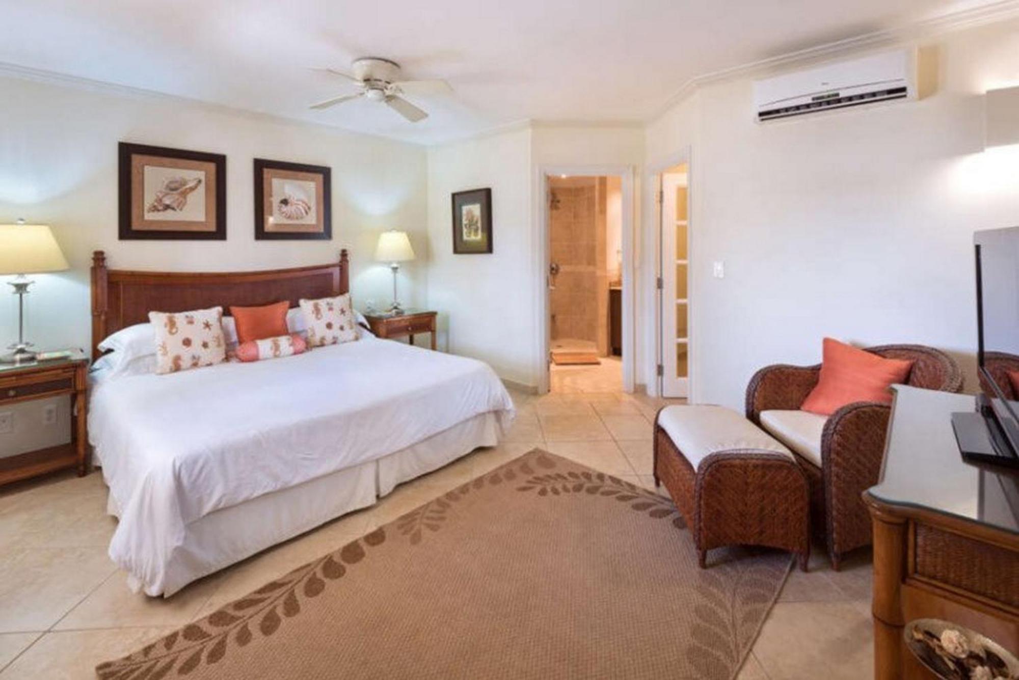 Sapphire Beach Condos Christ Church Ruang foto